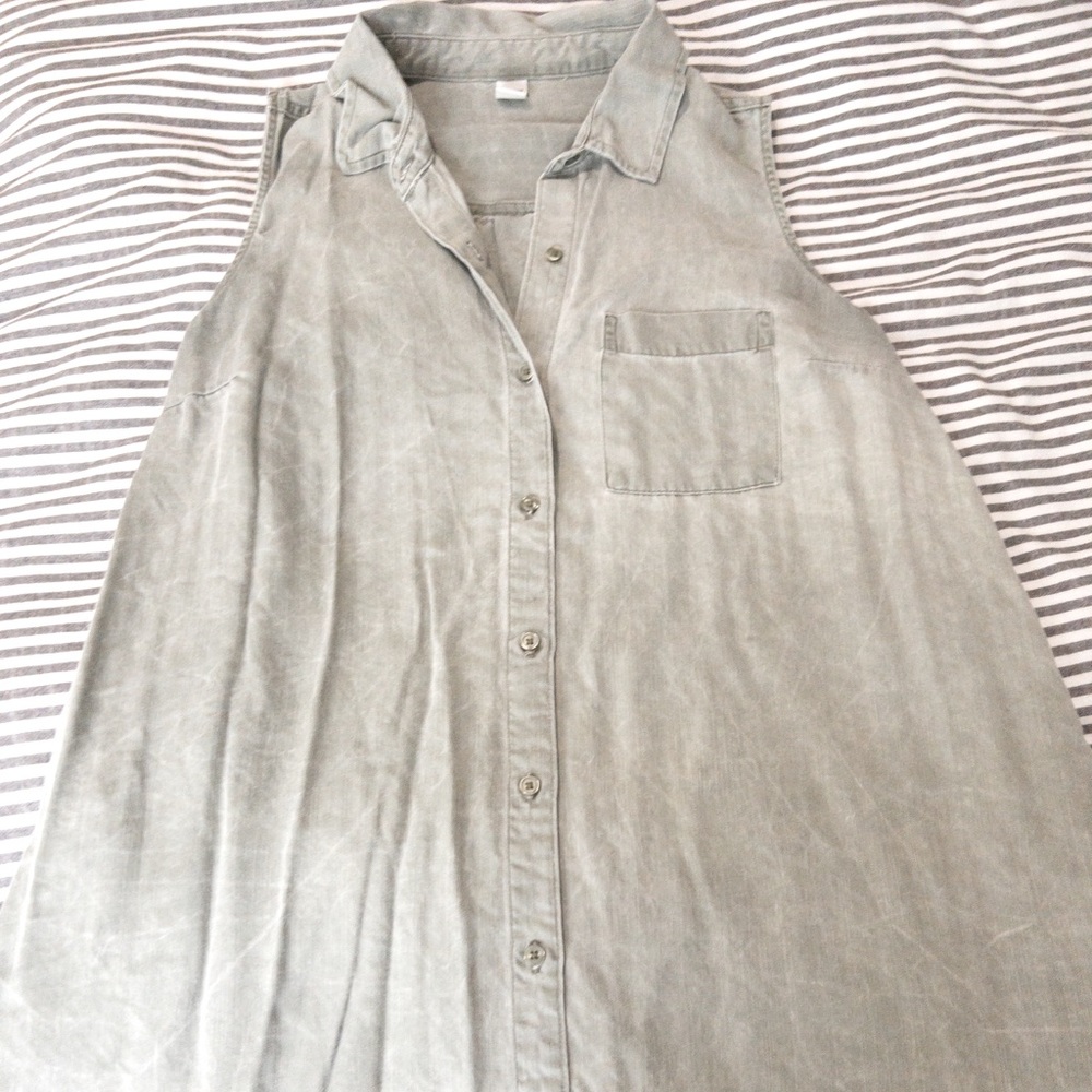 Sleeveless Button-down Dress